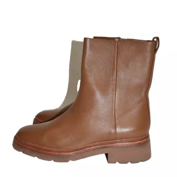 $450 Vince Remi Bootie LEATHER SLEEK CHUNKY WATER REPELLENT ZIP TAUPE 7.5 (MF22) - Picture 5 of 8